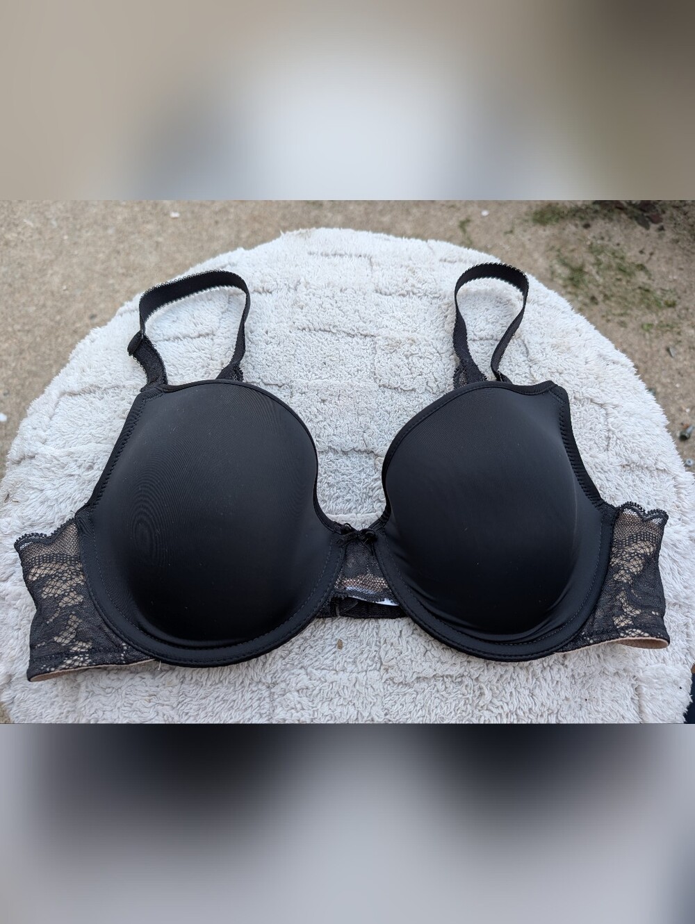 Women's Wacoal Black Lightly Padded Bra Size 38B